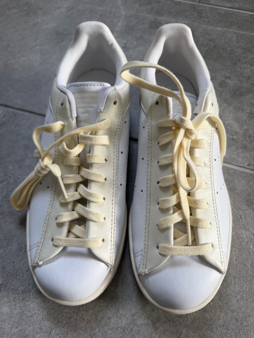 Adidas Stan Smith Sneakers in Off White/White Size 8